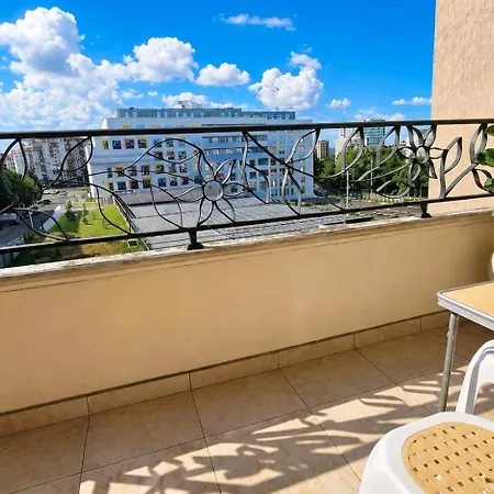 Apartmán 1br W/ Pools & Free Parking | Walk To *