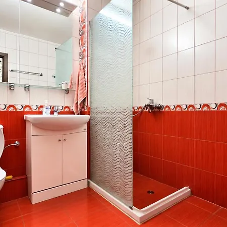 1br W/ Pools & Free Parking | Walk To Apartmán