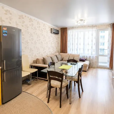 Apartment 1br W/ Pools & Free Parking | Walk To *